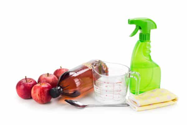 7 Hacks and Myths of Apple Cider Vinegar for Cleaning