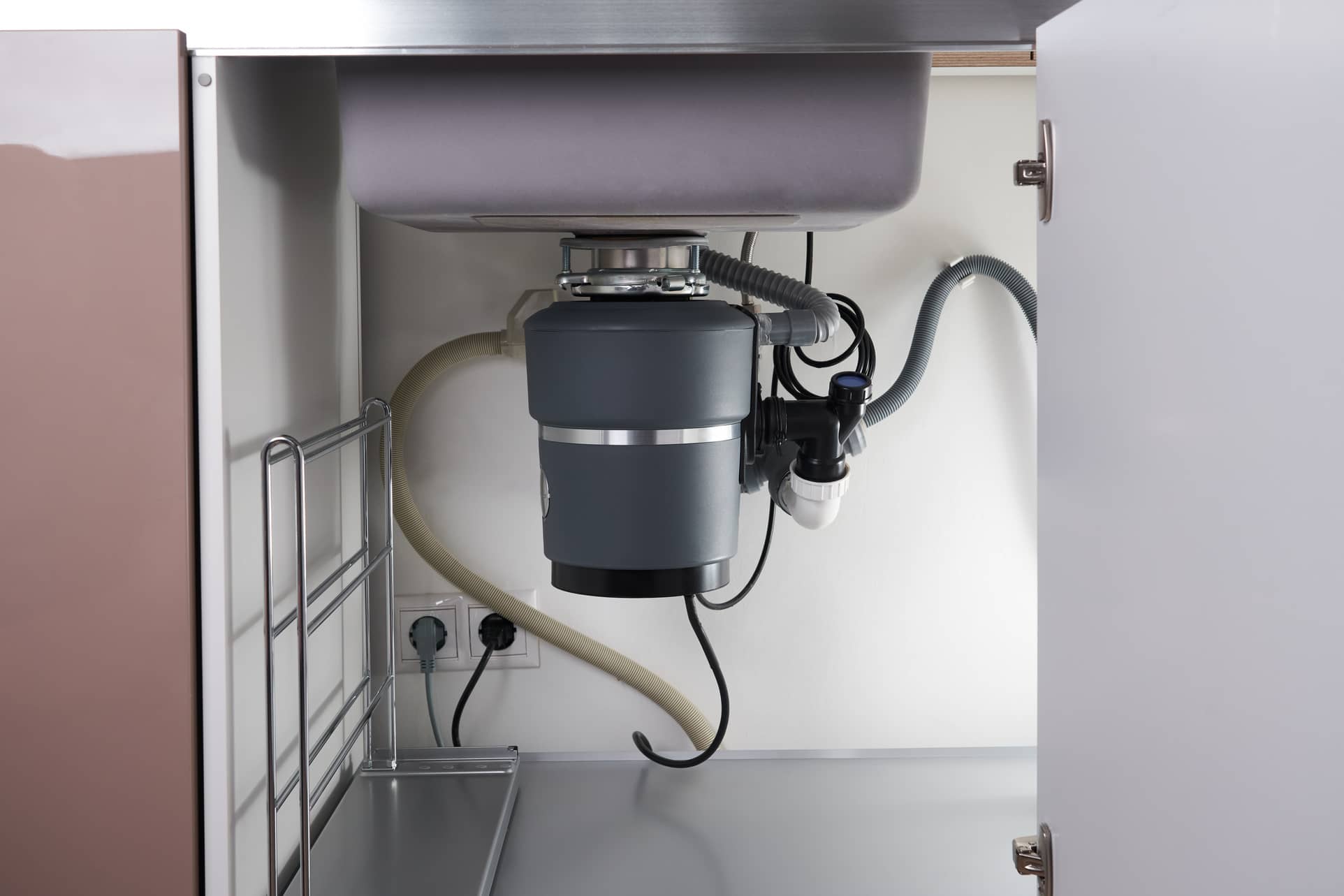 How to Wire a Garbage Disposal With a Plug-in Cord