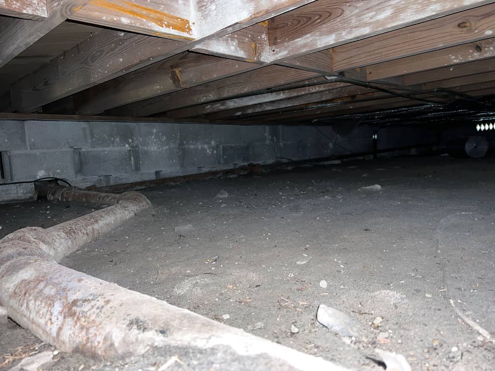 Pier and beam crawl space foundation.